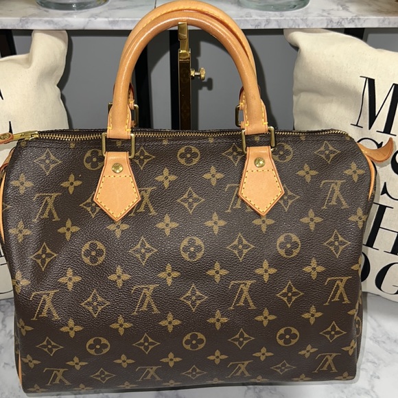 LOUIS VUITTON MONOGRAM
CANVAS SPEEDY 30 - Picture 1 of 16